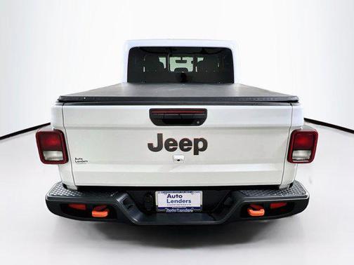 Bright White Clearcoat 2021 Jeep Gladiator Mojave 4x4