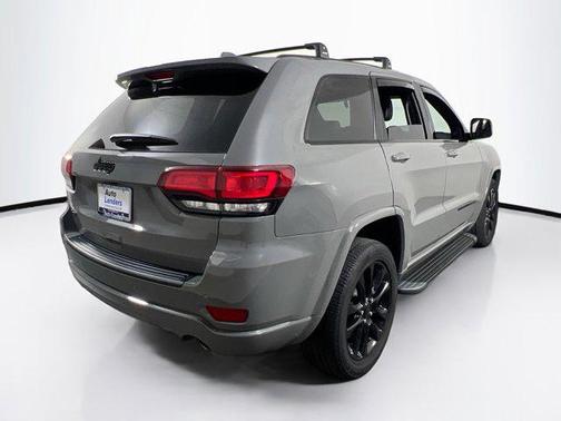 2022 Jeep Grand Cherokee Laredo