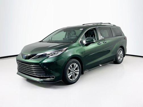 2022 Toyota Sienna Limited