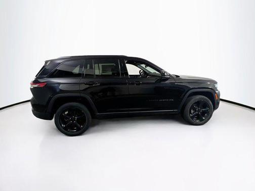 2022 Jeep Grand Cherokee Altitude