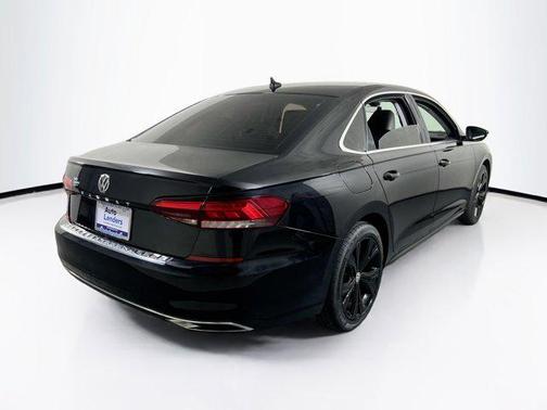 Deep Black Pearl 2021 Volkswagen Passat 2.0T SE