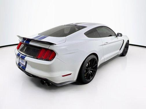 2017 Ford Shelby GT350 Base