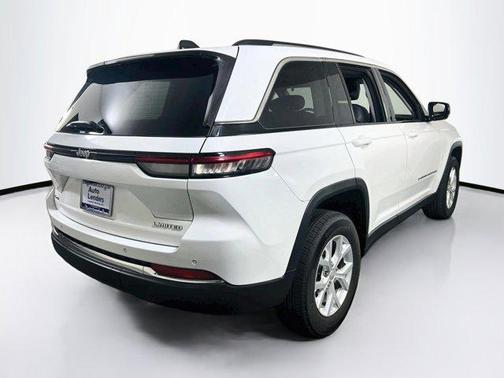 Bright White Clearcoat 2023 Jeep Grand Cherokee Limited
