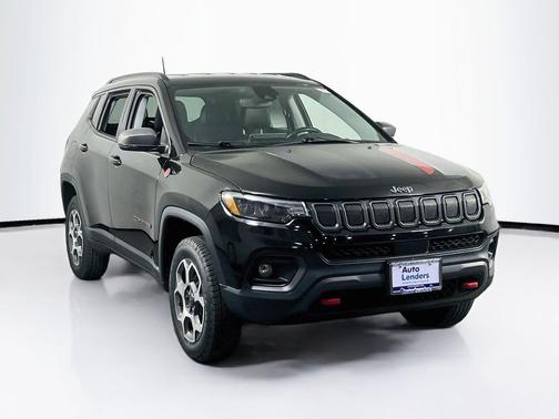 Diamond Black Crystal Pearlcoat 2022 Jeep Compass Trailhawk