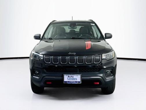 Diamond Black Crystal Pearlcoat 2022 Jeep Compass Trailhawk