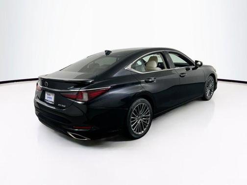 2022 Lexus ES 350 Base