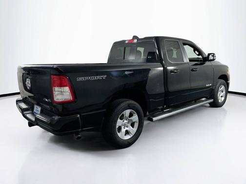 Diamond Black Crystal Pearlcoat 2023 RAM 1500 Big Horn/Lone Star