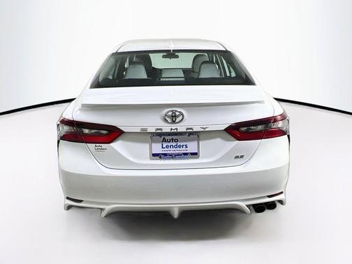 Ice Cap 2023 Toyota Camry SE