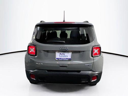 Sting-Gray Clearcoat 2022 Jeep Renegade Latitude