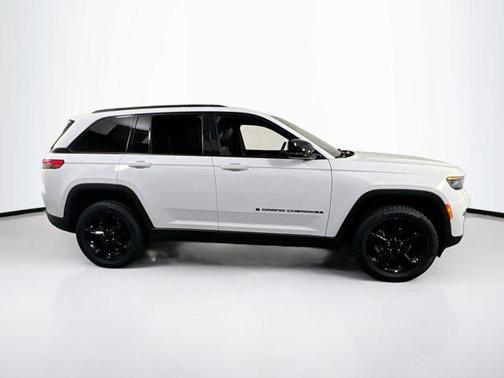 2022 Jeep Grand Cherokee Altitude