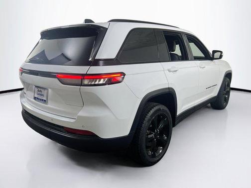 2022 Jeep Grand Cherokee Altitude