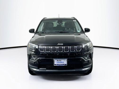 Diamond Black Crystal Pearlcoat 2022 Jeep Compass Latitude Lux