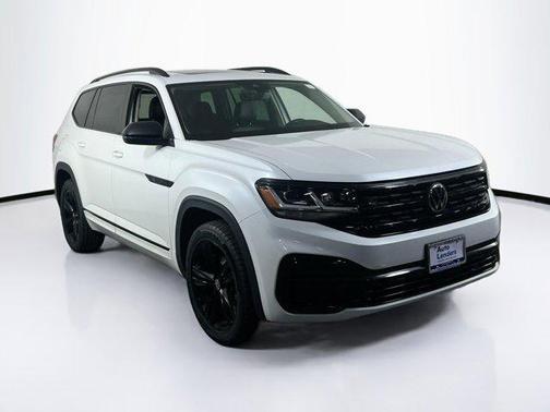 Opal White Pearl 2023 Volkswagen Atlas 3.6L SEL