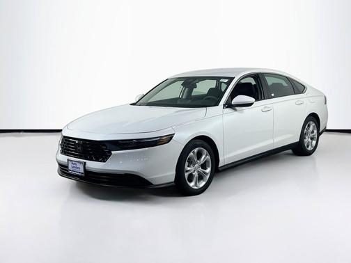 Platinum White Pearl 2023 Honda Accord LX 1.5T