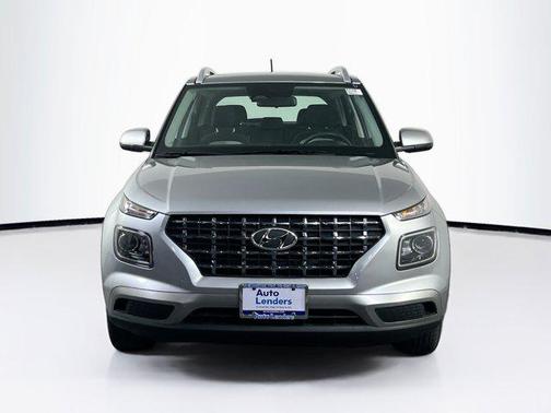 Shimmering Silver 2024 Hyundai VENUE SEL