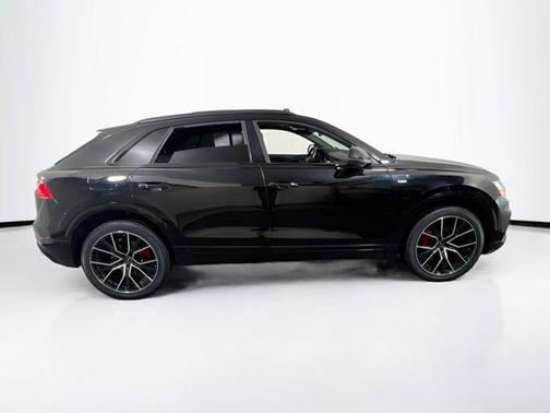 2022 Audi Q8 55 Premium Plus