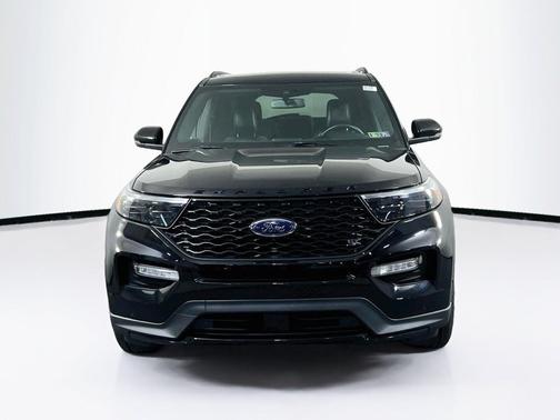 Black 2022 Ford Explorer ST