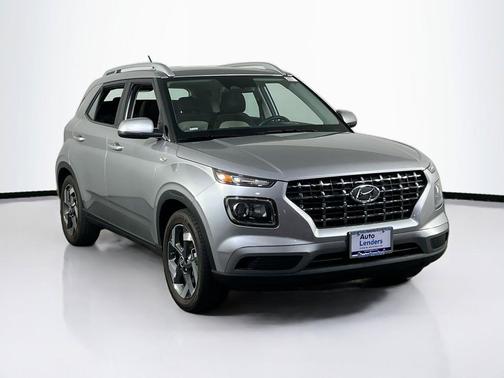 Shimmering Silver 2023 Hyundai VENUE SEL