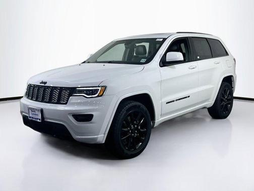 2022 Jeep Grand Cherokee Laredo