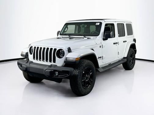 Bright White Clearcoat 2023 Jeep Wrangler 4-Door Sahara Altitude 4x4
