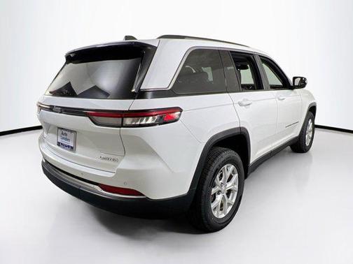 Bright White Clearcoat 2023 Jeep Grand Cherokee Limited