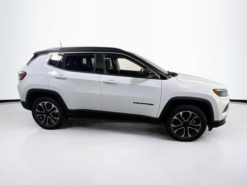 Bright White Clearcoat 2022 Jeep Compass Limited