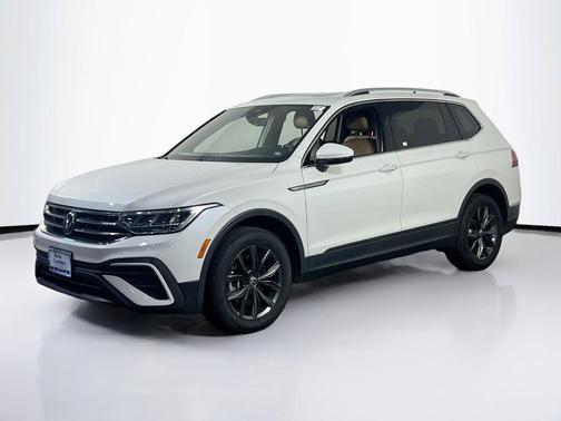 Opal White Pearl 2023 Volkswagen Tiguan 2.0T SE 4MOTION