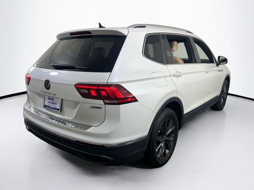 Opal White Pearl 2023 Volkswagen Tiguan 2.0T SE 4MOTION