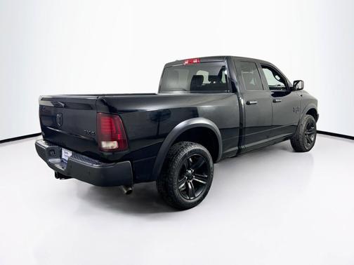 Diamond Black Crystal Pearlcoat 2022 RAM 1500 Classic Warlock Quad Cab 4x4 6'4' Box