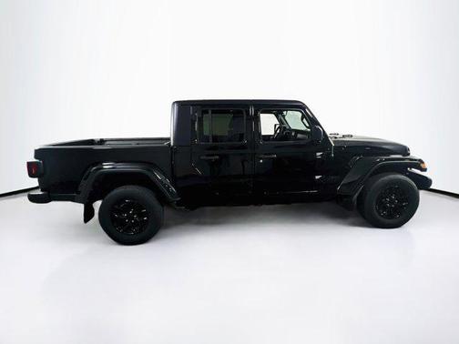 Black Clearcoat 2023 Jeep Gladiator Sport S