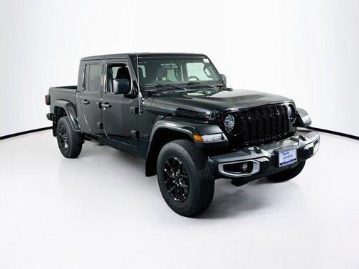 Black Clearcoat 2023 Jeep Gladiator Sport S