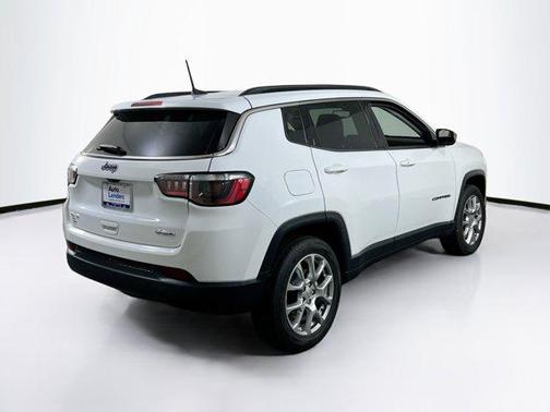 2022 Jeep Compass Latitude Lux