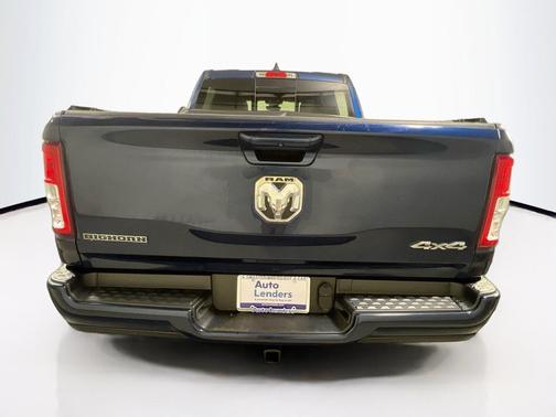 Patriot Blue Pearlcoat 2022 RAM 1500 Big Horn/Lone Star