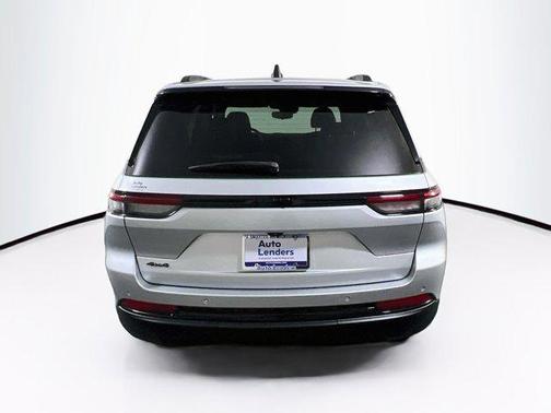 Silver Zynith 2023 Jeep Grand Cherokee Altitude