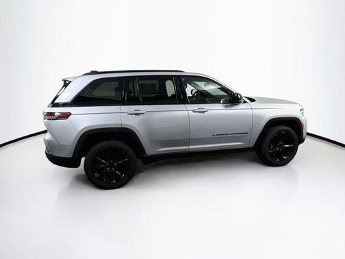 Silver Zynith 2023 Jeep Grand Cherokee Altitude