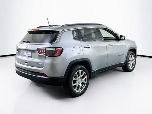 Billet Silver Metallic Clearcoat 2022 Jeep Compass Latitude Lux