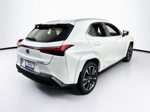 Eminent White Pearl 2022 Lexus UX 250h Base