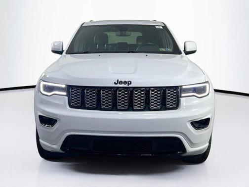 2022 Jeep Grand Cherokee Laredo