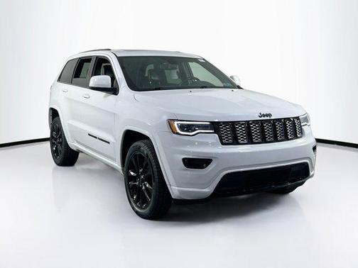 2022 Jeep Grand Cherokee Laredo