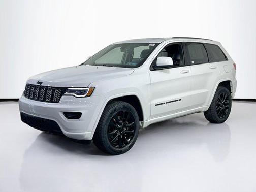 2022 Jeep Grand Cherokee Laredo