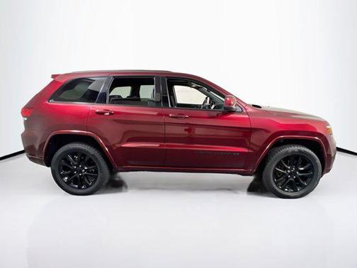 2022 Jeep Grand Cherokee Laredo