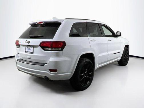 2022 Jeep Grand Cherokee Laredo