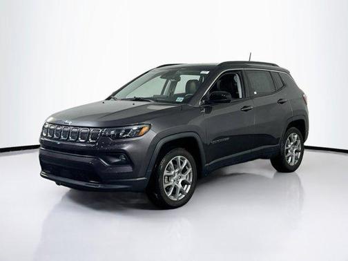 2022 Jeep Compass Latitude Lux
