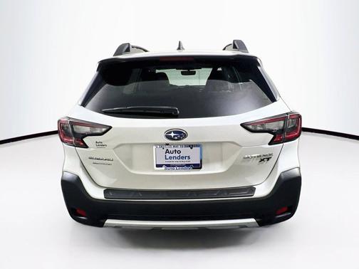 Crystal White Pearl 2023 Subaru Outback Limited XT
