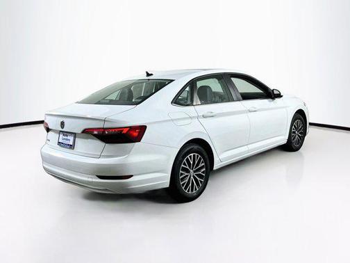 Pure White 2021 Volkswagen Jetta 1.4T SE