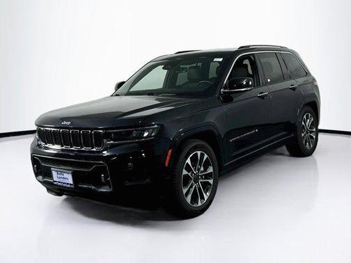 Midnight Sky 2023 Jeep Grand Cherokee Overland