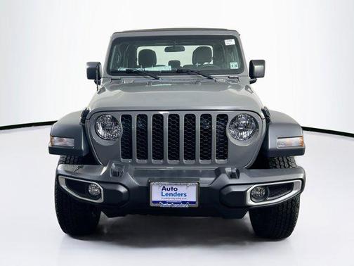 2023 Jeep Gladiator Sport