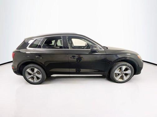 2022 Audi Q5 40 Premium Plus