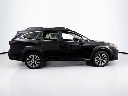 Crystal Black Silica 2023 Subaru Outback Limited