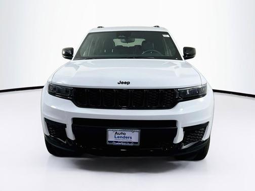 Bright White Clearcoat 2023 Jeep Grand Cherokee L Altitude
